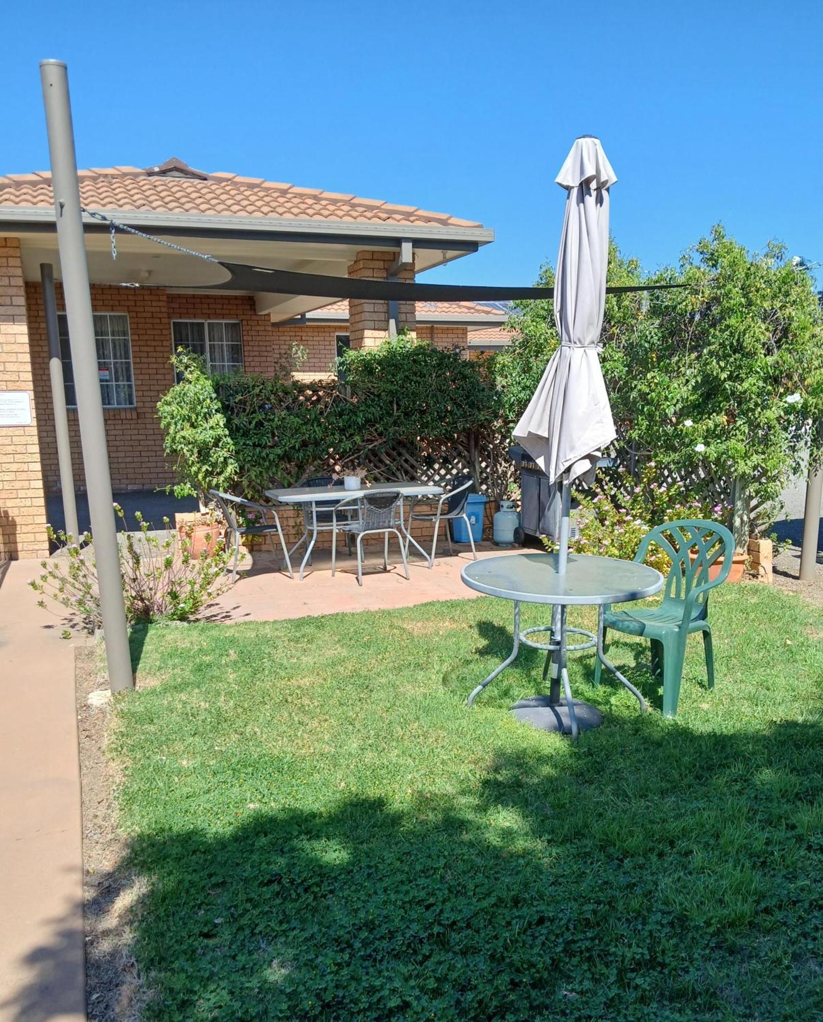 Aaron Inn Motel Narrabri Exteriör bild