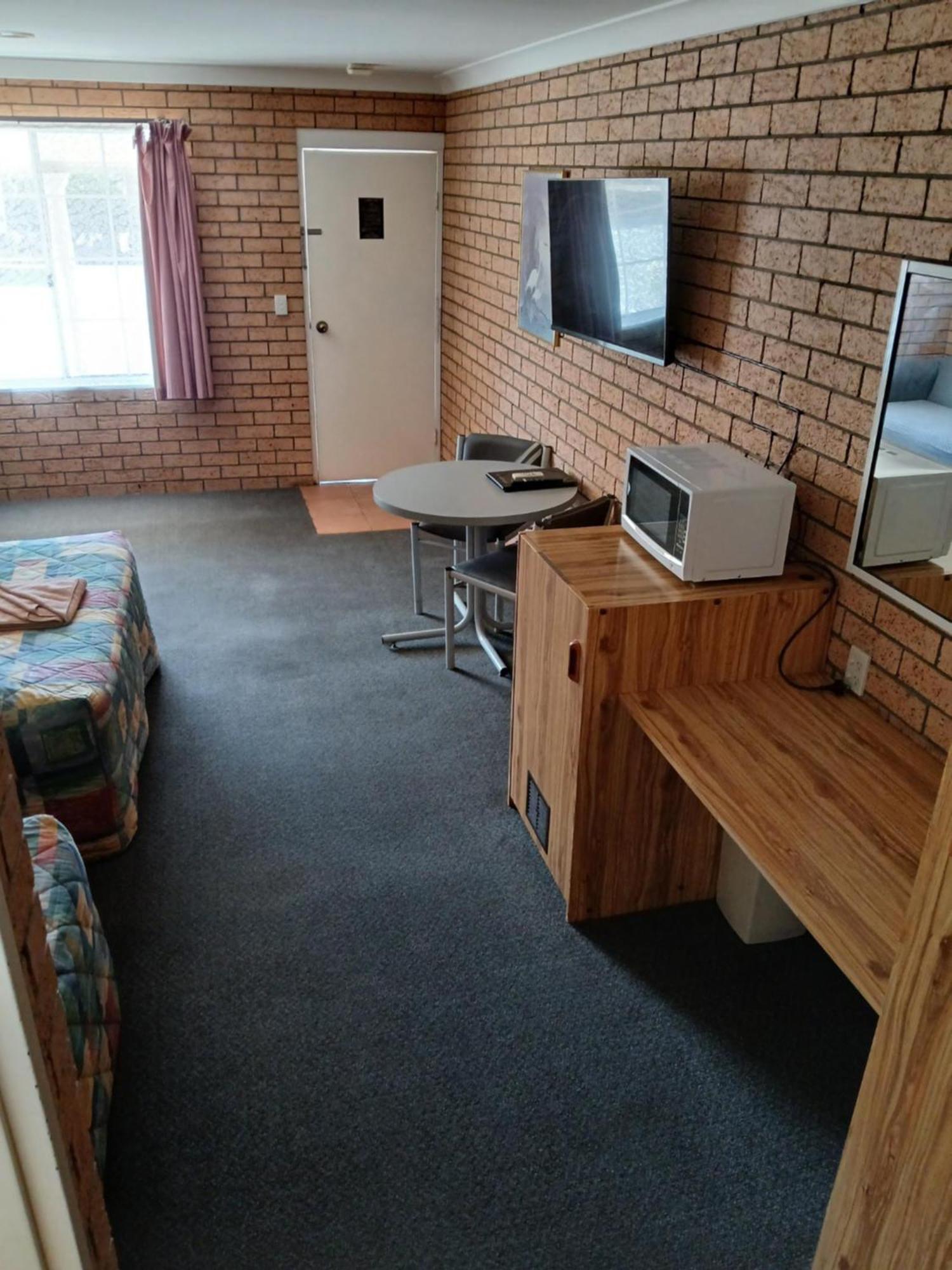 Aaron Inn Motel Narrabri Exteriör bild