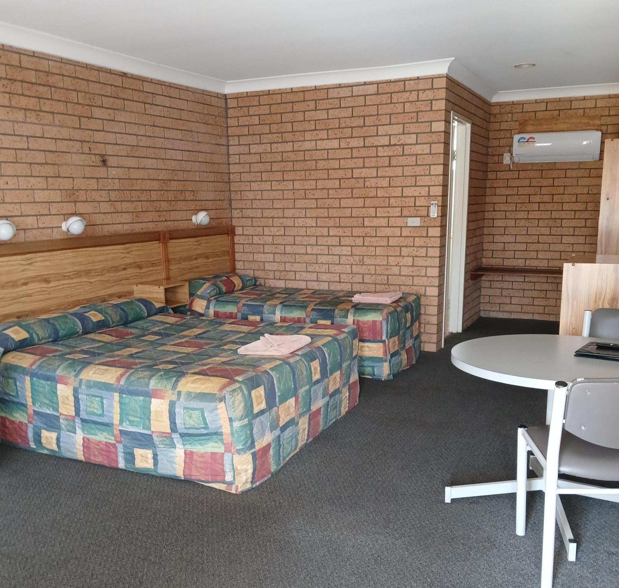 Aaron Inn Motel Narrabri Exteriör bild