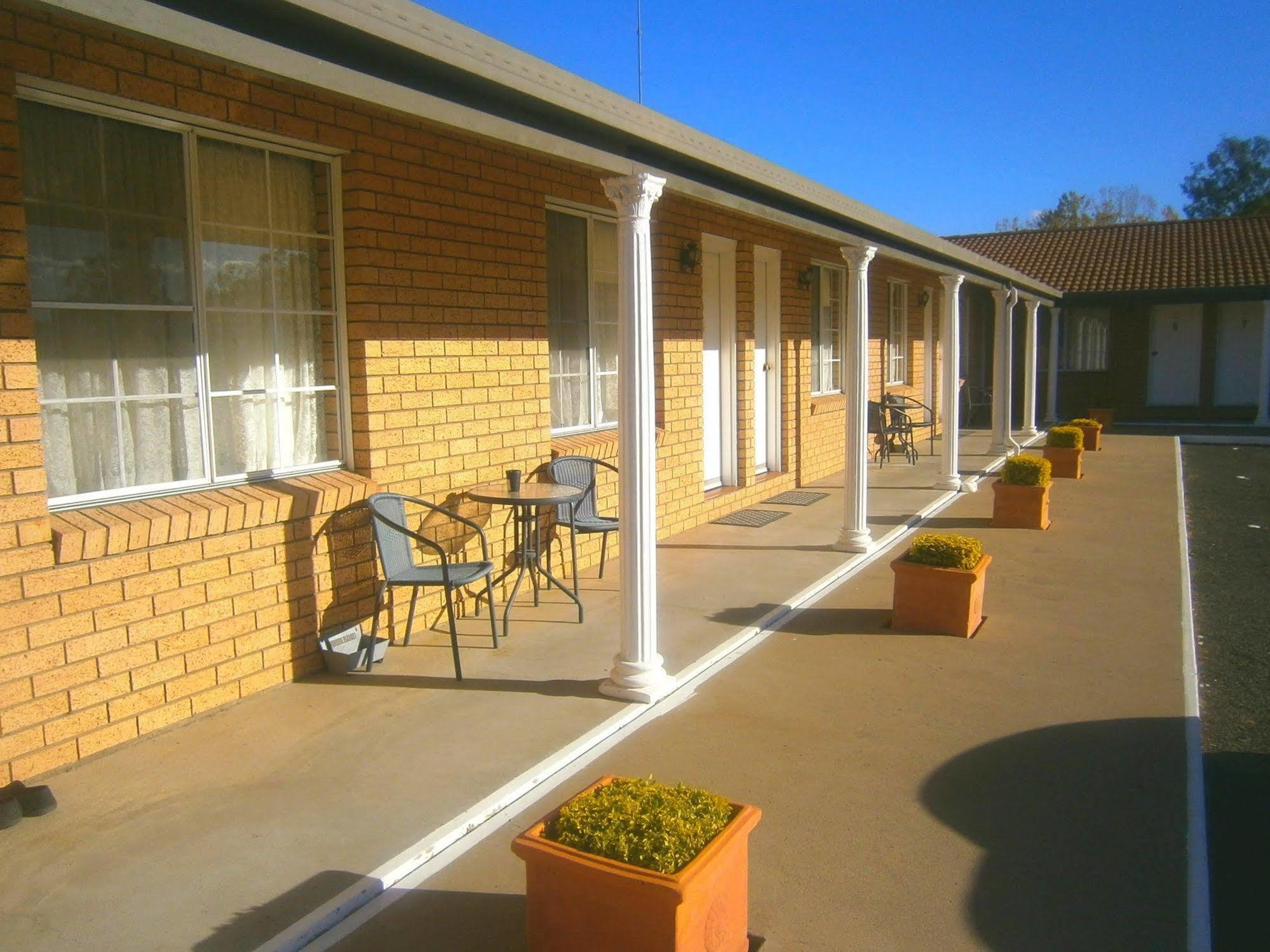 Aaron Inn Motel Narrabri Exteriör bild