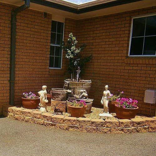 Aaron Inn Motel Narrabri Exteriör bild